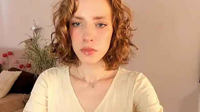 Snapshot of imogensy chatting on June 15, 2026, 2:17 pm imogensy online show from June 15, 2026, 2:17 pm