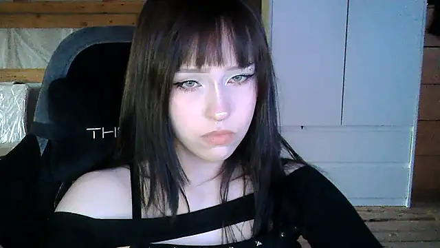 NoirEva online show from May 27, 2026, 4:58 pm