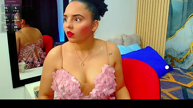 Snapshot of Sol__Latina chatting on June 4, 2026, 3:33 am Sol Latina online show from June 4, 2026, 3:33 am