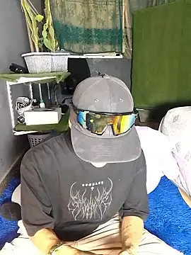 maxwell crazy1 online show from June 15, 2026, 4:34 am