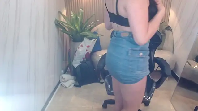 Violett tf online show from June 1, 2026, 8:52 pm