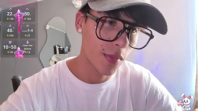 Snapshot of Chris_pz chatting on May 20, 2026, 8:06 pm Chris pz online show from May 20, 2026, 8:06 pm
