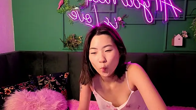 Snapshot of Runi_Asian chatting on June 27, 2026, 1:22 am Runi Asian online show from June 27, 2026, 1:22 am