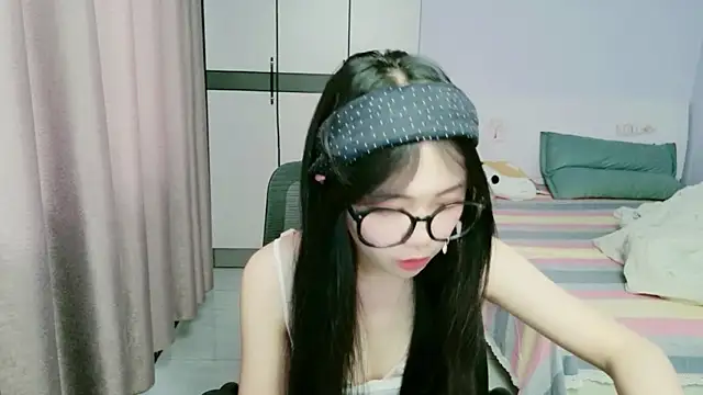 xiaoxiaoyu030 online show from May 31, 2026, 9:37 am