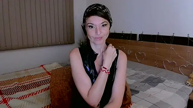 Snapshot of LoveElenika chatting on July 5, 2026, 6:48 pm LoveElenika online show from July 5, 2026, 6:48 pm
