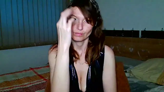 Snapshot of LoveElenika chatting on June 29, 2026, 5:23 pm LoveElenika online show from June 29, 2026, 5:23 pm
