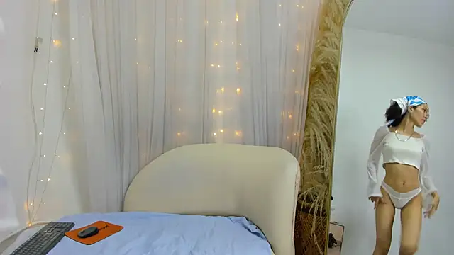 damianna  online show from July 1, 2026, 11:43 am