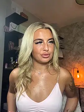 CharlottemilfUKx online show from June 16, 2026, 7:03 pm
