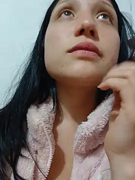 mileidy0106 online show from July 5, 2026, 1:43 am