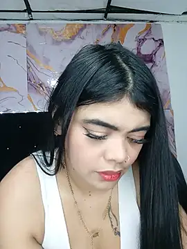 luxuryluna online show from June 10, 2026, 12:45 am