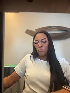 emba  cam online show from May 25, 2026, 1:10 pm