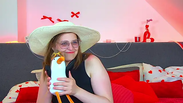 Snapshot of AlexaAvery chatting on June 21, 2026, 6:57 pm AlexaAvery online show from June 21, 2026, 6:57 pm