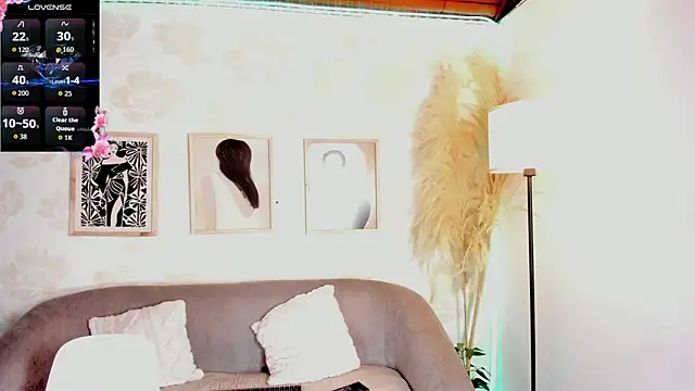 Caramel kiss  online show from June 29, 2026, 2:39 pm