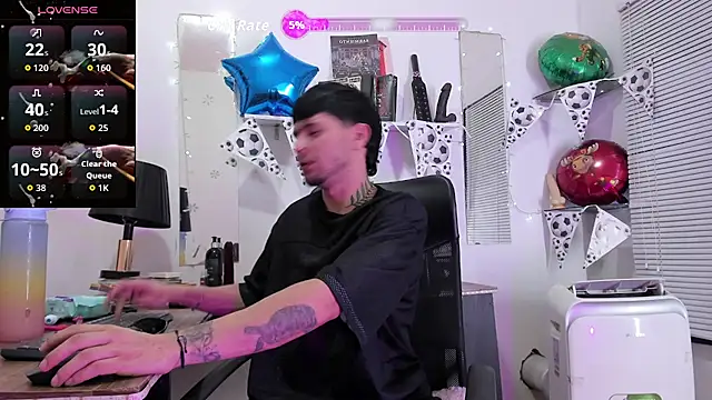 Snapshot of StefanoBigCock chatting on June 24, 2026, 6:28 pm StefanoBigCock online show from June 24, 2026, 6:28 pm