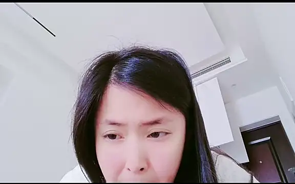 Xixi9929 online show from May 17, 2026, 7:19 am