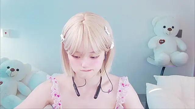 Evil-Bunny007 online show from May 25, 2026, 10:47 am