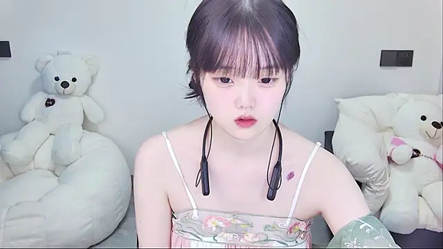 Evil-Bunny007 online show from June 28, 2026, 1:28 pm