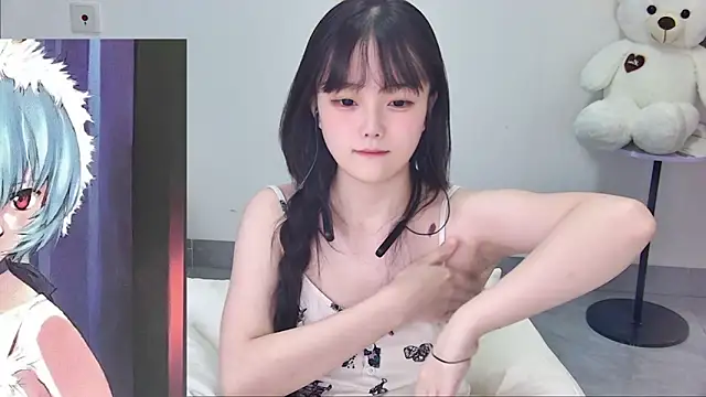 Evil-Bunny007 online show from June 5, 2026, 12:00 pm