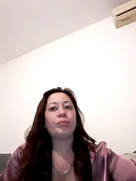 Mariposareina26 online show from May 14, 2026, 9:45 pm