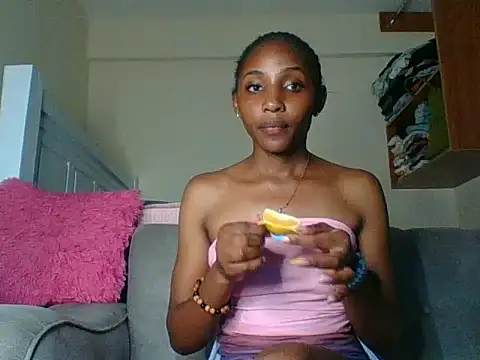 Snapshot of Velvet_peach chatting on June 27, 2026, 8:37 pm Velvet peach online show from June 27, 2026, 8:37 pm