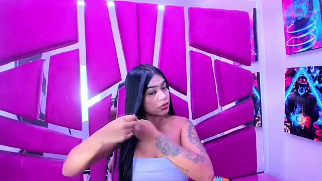  Isabella Moon online show from May 19, 2026, 2:35 pm
