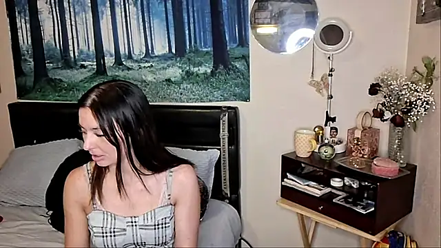DallasWeese online show from June 3, 2026, 12:22 am