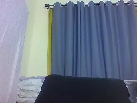 petite hottie online show from June 9, 2026, 2:51 pm