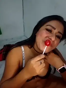 Scarlet 01  online show from June 10, 2026, 11:28 pm