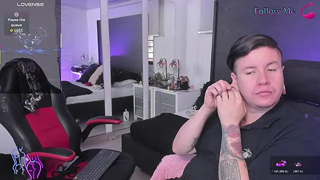 Snapshot of inkedsinners_ chatting on June 9, 2026, 11:55 am inkedsinners online show from June 9, 2026, 11:55 am
