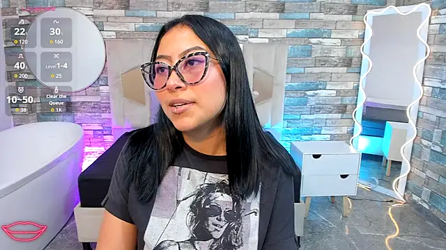 Amhira Tay online show from July 6, 2026, 7:05 pm