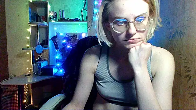 Snapshot of __Freya___ chatting on May 20, 2026, 11:57 pm Freya online show from May 20, 2026, 11:57 pm