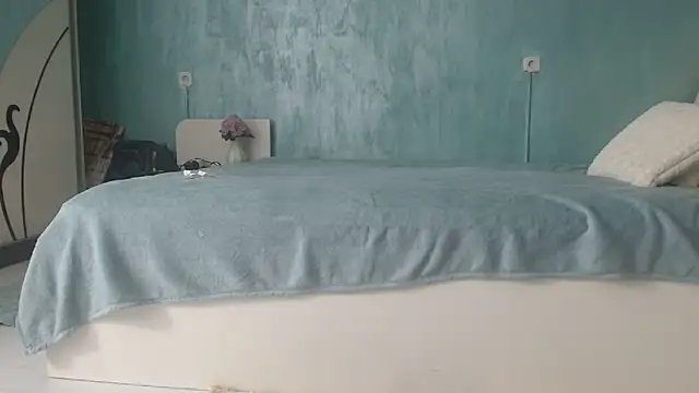 Snapshot of LaraLanee chatting on July 3, 2026, 8:37 pm LaraLanee online show from July 3, 2026, 8:37 pm