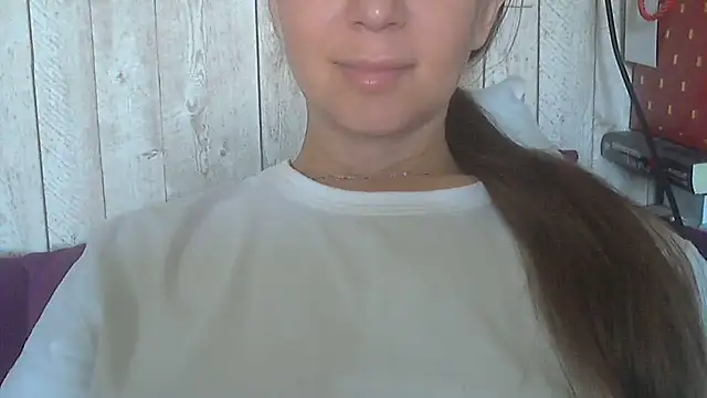 Bella--White online show from May 26, 2026, 5:49 am