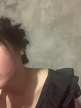 hinami-lo online show from May 18, 2026, 8:41 am