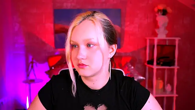 ViolettWoods online show from June 22, 2026, 8:11 am