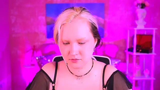 ViolettWoods online show from June 9, 2026, 6:14 am