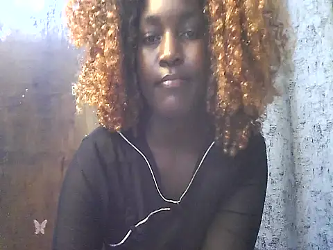 MoonlighMaya online show from July 28, 2026, 2:52 am