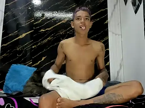 cute boy angelx18 online show from May 19, 2026, 5:53 pm