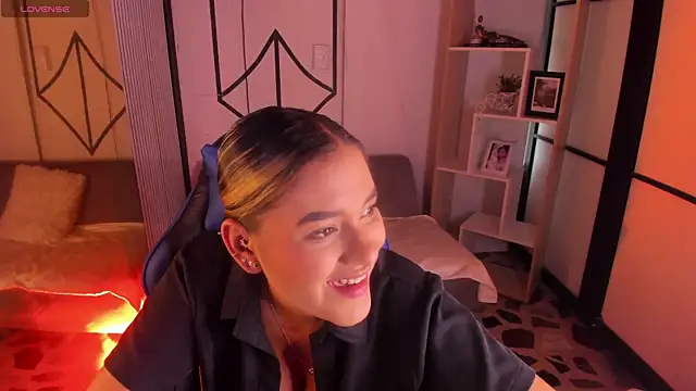 SophieWatson  online show from July 1, 2026, 1:55 pm