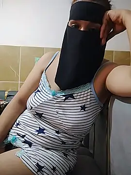 Laty 123 online show from July 16, 2026, 12:35 pm