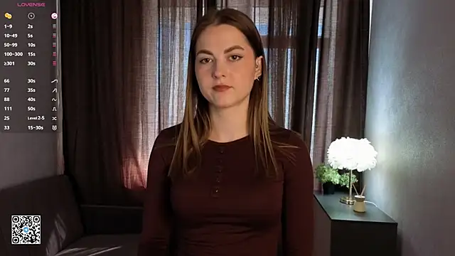Snapshot of CarolannMirjah chatting on June 15, 2026, 4:23 am CarolannMirjah online show from June 15, 2026, 4:23 am