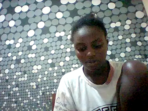 Snapshot of liligal chatting on June 25, 2026, 5:23 am liligal online show from June 25, 2026, 5:23 am