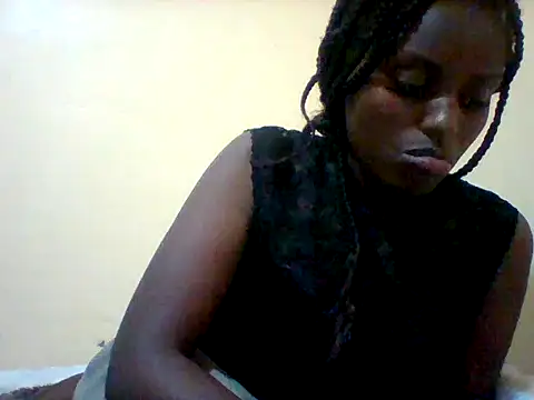 Snapshot of liligal chatting on May 17, 2026, 7:58 pm liligal online show from May 17, 2026, 7:58 pm