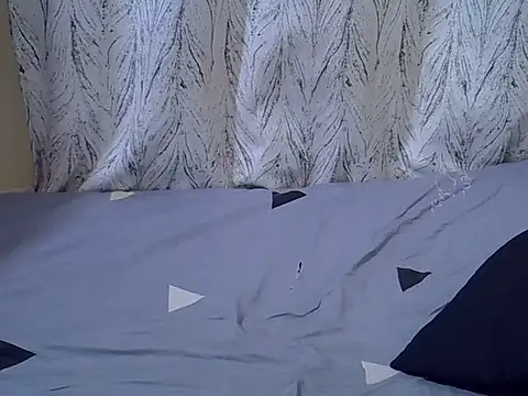 petite pretti online show from June 3, 2026, 2:33 pm