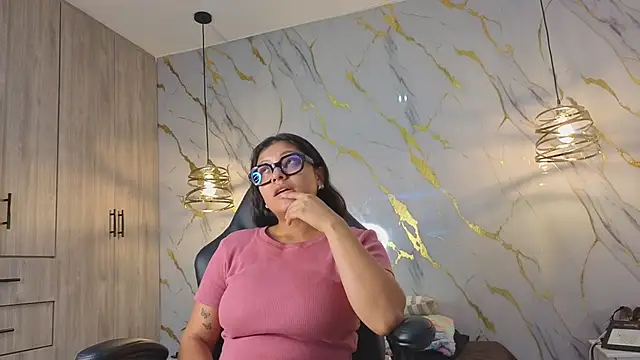 MarianaSecretx online show from May 19, 2026, 12:23 pm