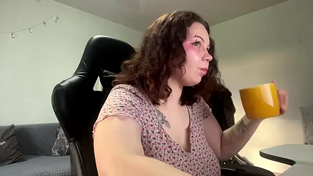 Redhair girl online show from June 20, 2026, 3:50 pm