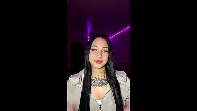 Greeneyedlauren online show from May 16, 2026, 3:11 pm