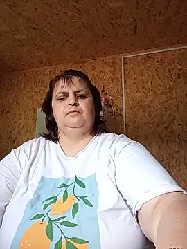 Snapshot of LisichkaOksana chatting on June 13, 2026, 8:34 am LisichkaOksana online show from June 13, 2026, 8:34 am