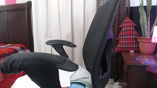 jenny milf69 online show from May 6, 2026, 1:15 pm