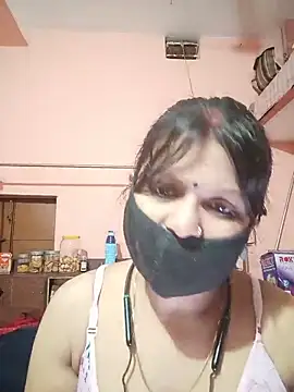 ZOYA-STRIP online show from June 30, 2026, 4:51 pm